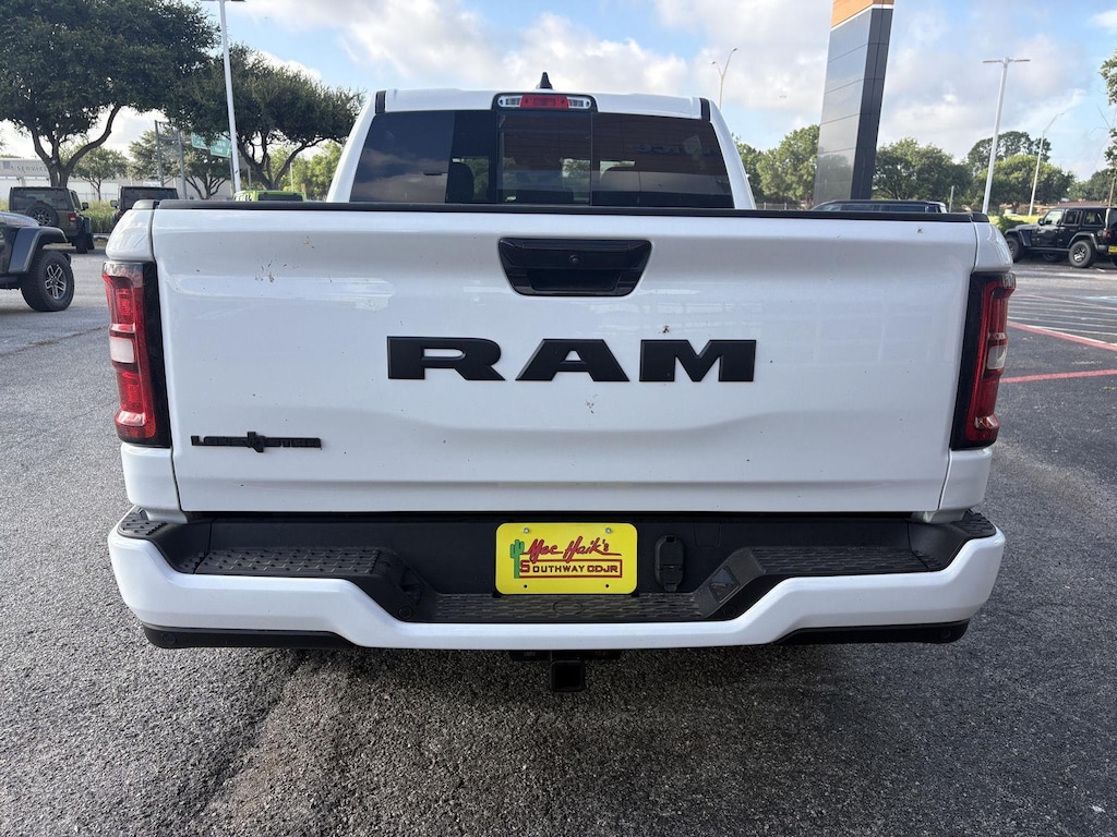 New 2026 Ram 1500 LONE STAR CREW CAB 4X2 5'7 BOX Pickup