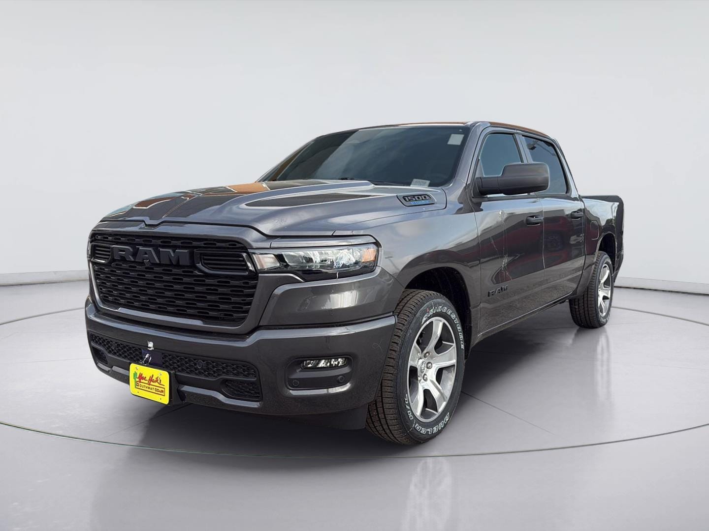 New 2026 Ram 1500 EXPRESS CREW CAB 4X2 5'7 BOX