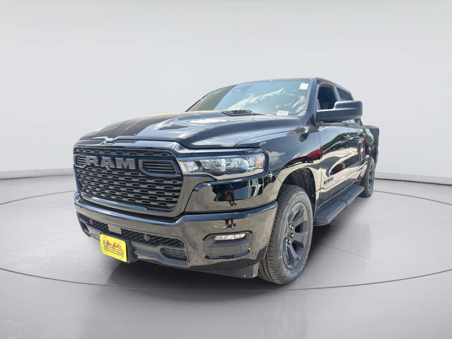 New 2026 Ram 1500 EXPRESS CREW CAB 4X4 5'7 BOX