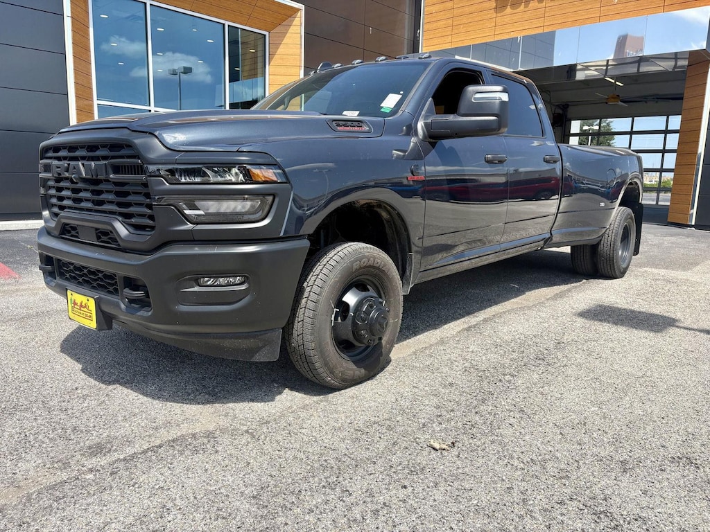 New 2026 Ram 3500 TRADESMAN CREW CAB 4X4 8' BOX Pickup