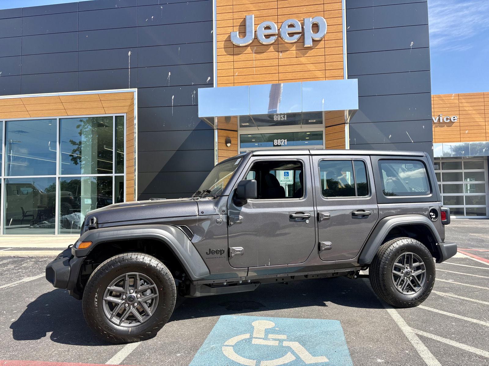 2026 Jeep Wrangler Sport's photo