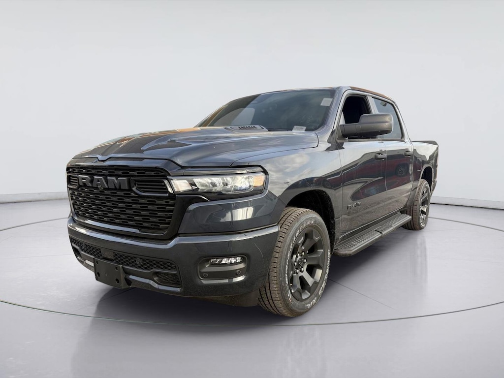 New 2026 Ram 1500 EXPRESS CREW CAB 4X4 5'7 BOX Pickup