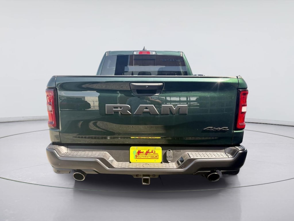 New 2026 Ram 1500 WARLOCK CREW CAB 4X4 5'7 BOX Pickup