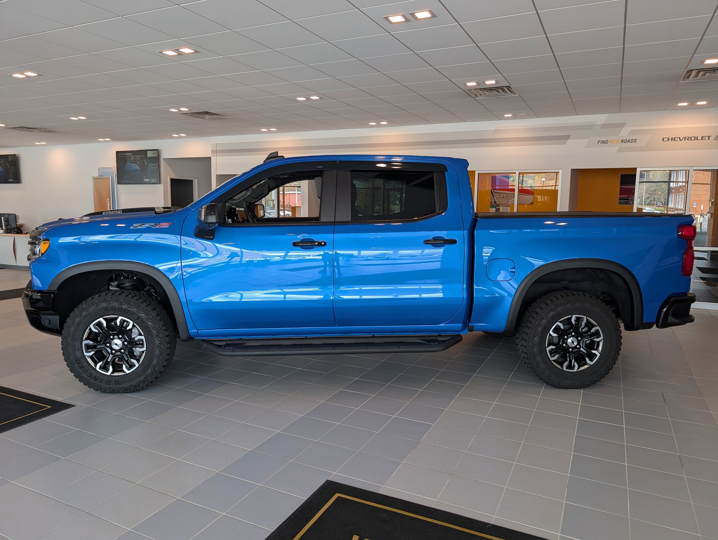 2025 Chevrolet Silverado 1500 ZR2
