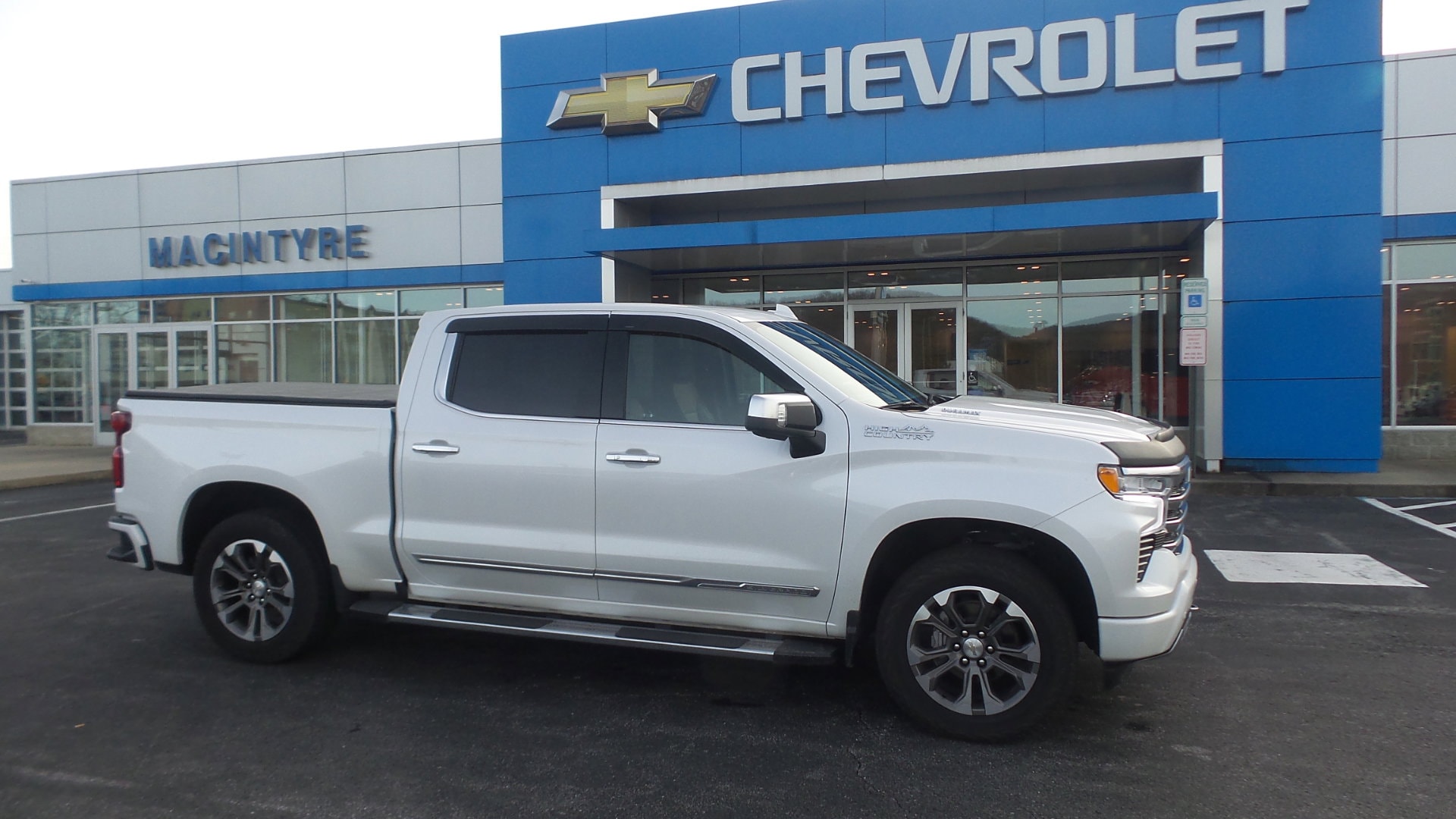 2024 Chevrolet Silverado 1500 High Country's photo