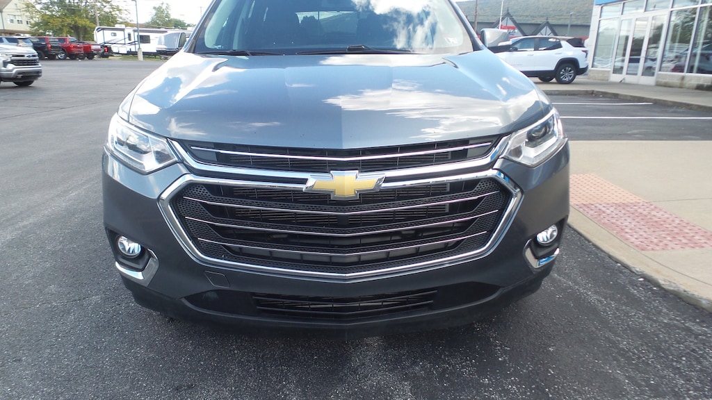 Used 2021 Chevrolet Traverse LT Cloth SUV
