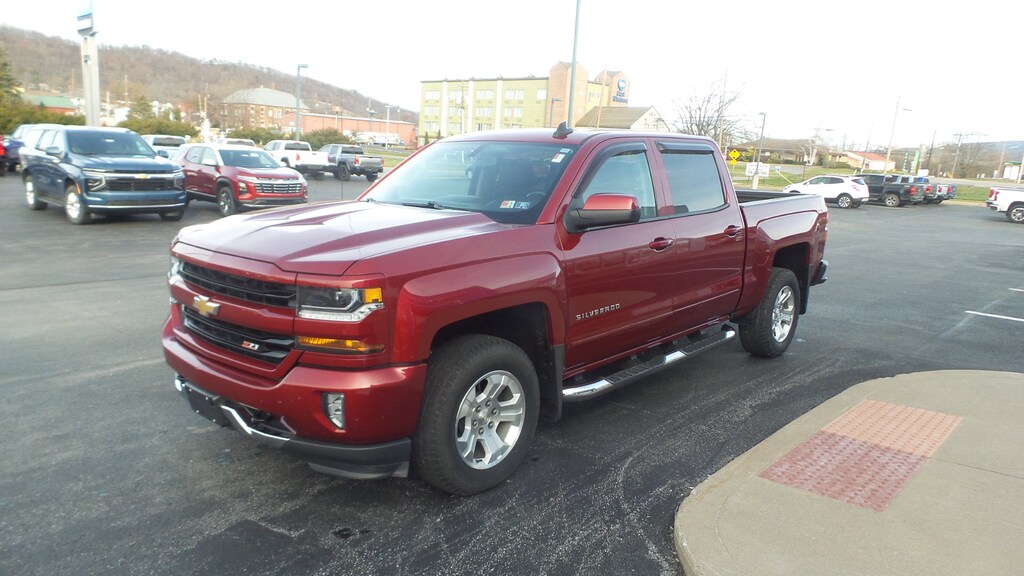 Used 2018 Chevrolet Silverado 1500 LT Truck Crew Cab