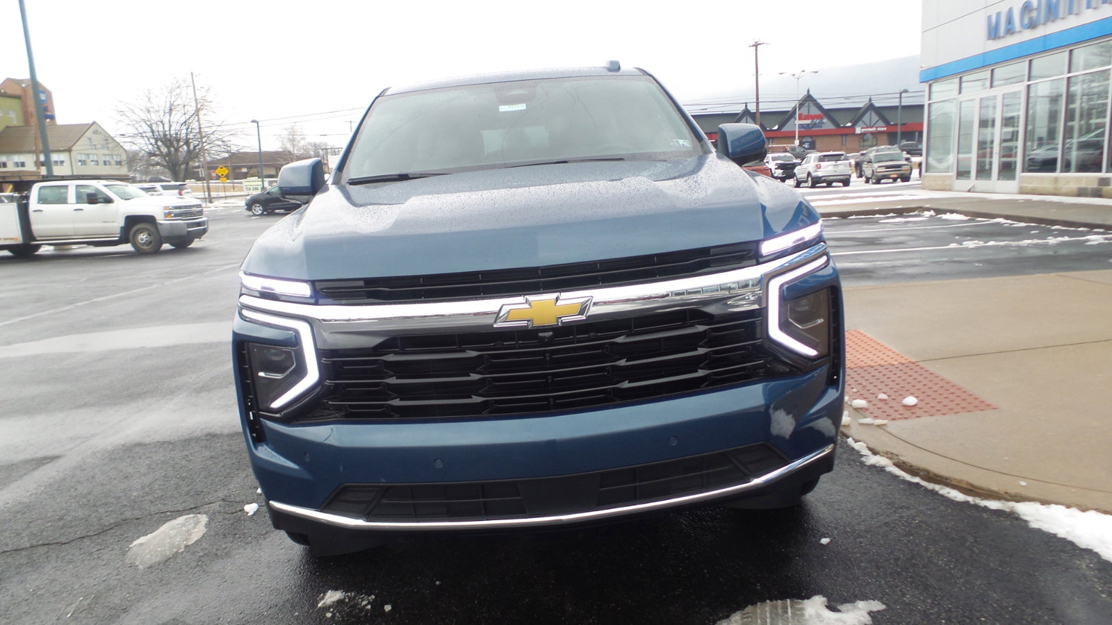 2025 Chevrolet Tahoe LS photo 3