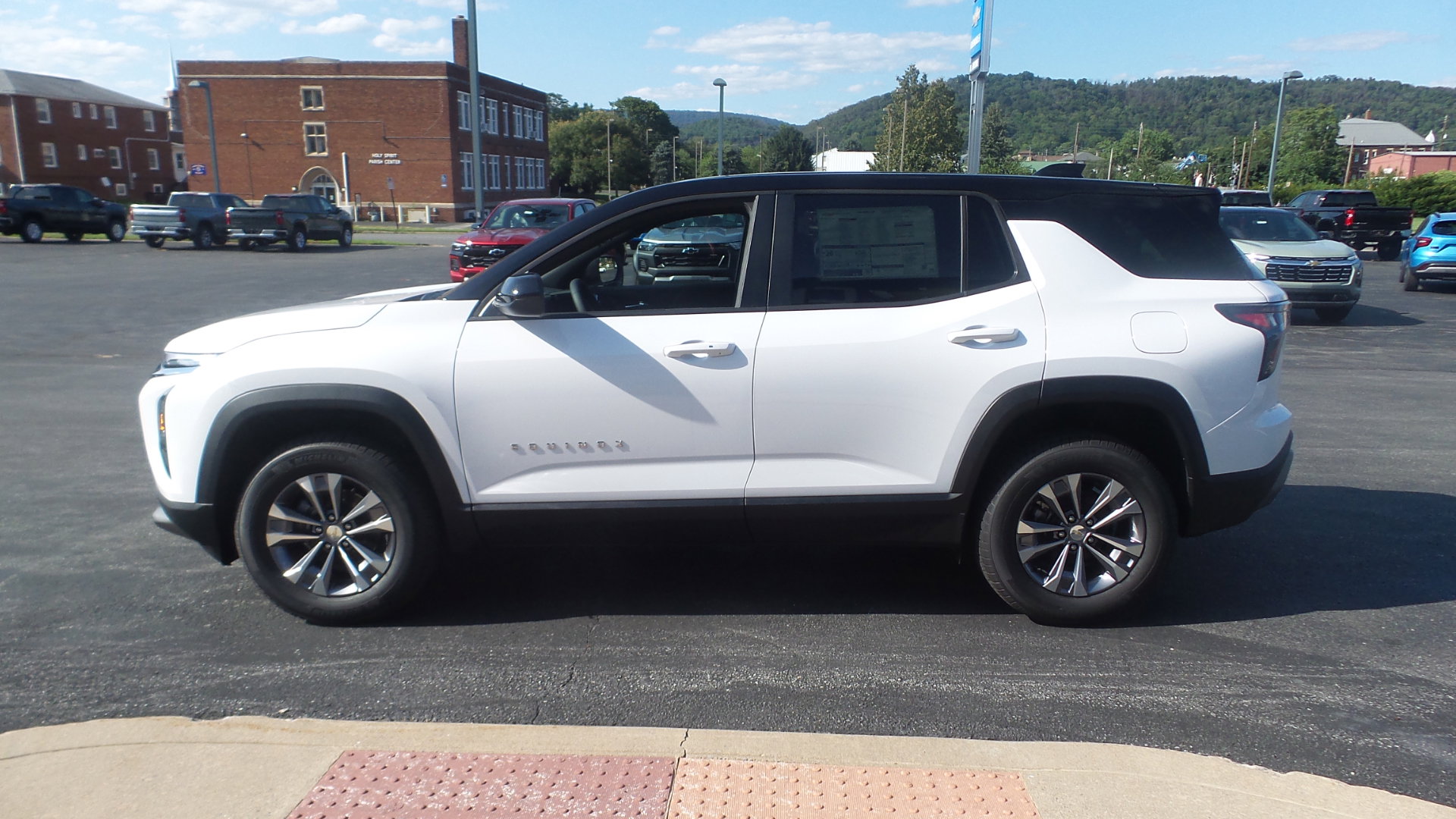 2026 Chevrolet Equinox LT photo 4