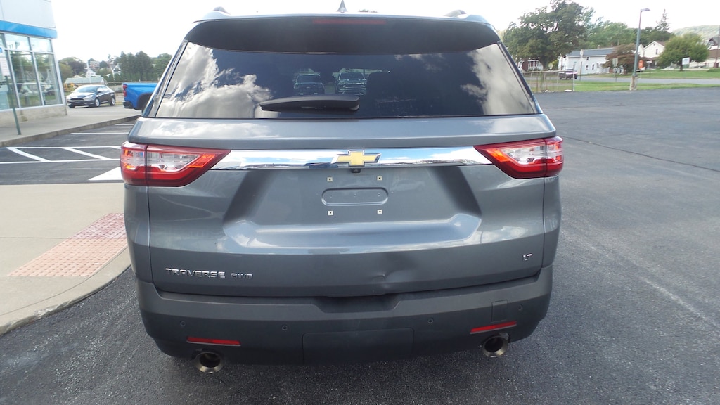 Used 2021 Chevrolet Traverse LT Cloth SUV