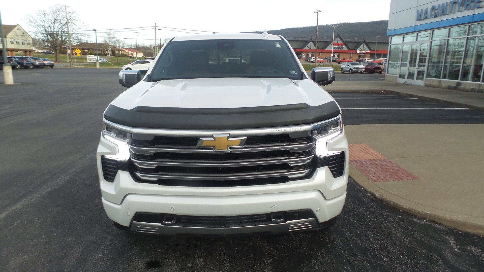 2024 Chevrolet Silverado 1500 High Country photo 3