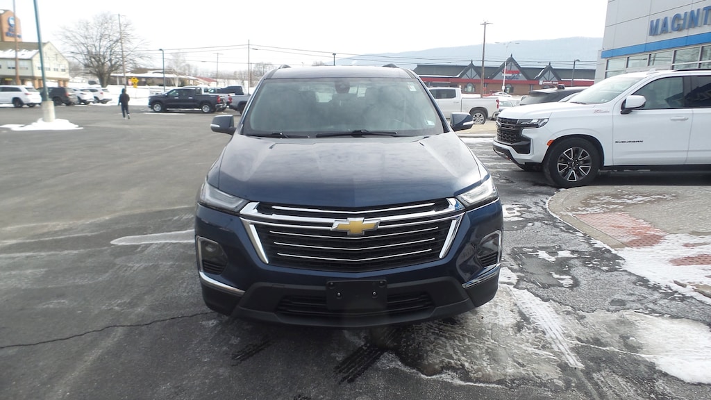 Used 2023 Chevrolet Traverse LT Leather SUV
