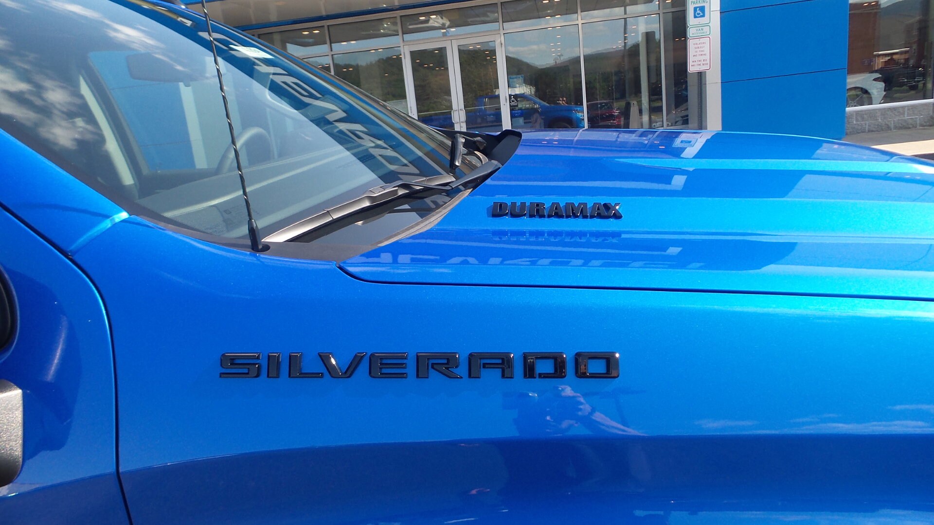 2026 Chevrolet Silverado 1500 RST photo 3
