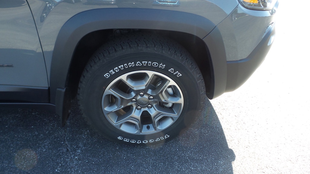 Used 2022 Jeep Cherokee Trailhawk SUV