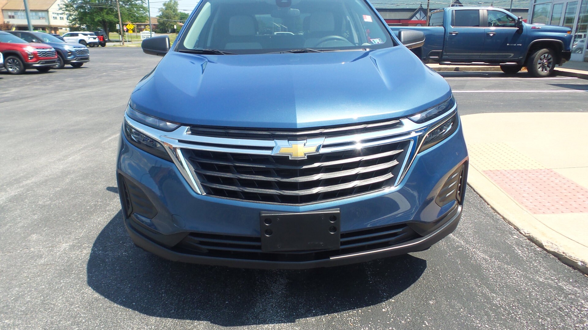 2024 Chevrolet Equinox LS photo 3