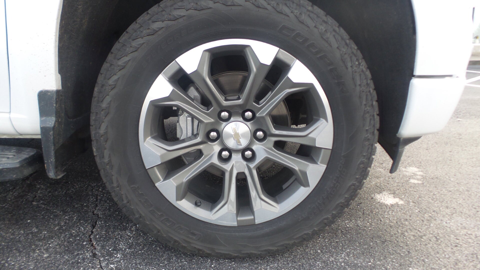 2024 Chevrolet Silverado 1500 High Country photo 2