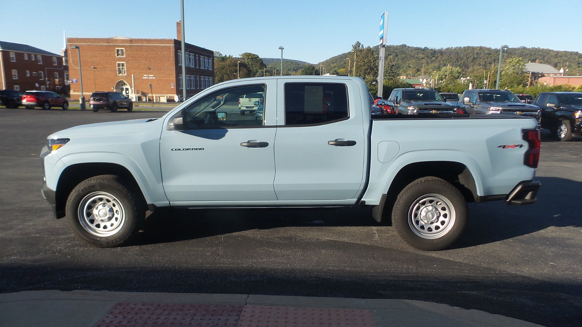 2025 Chevrolet Colorado Work Truck photo 4
