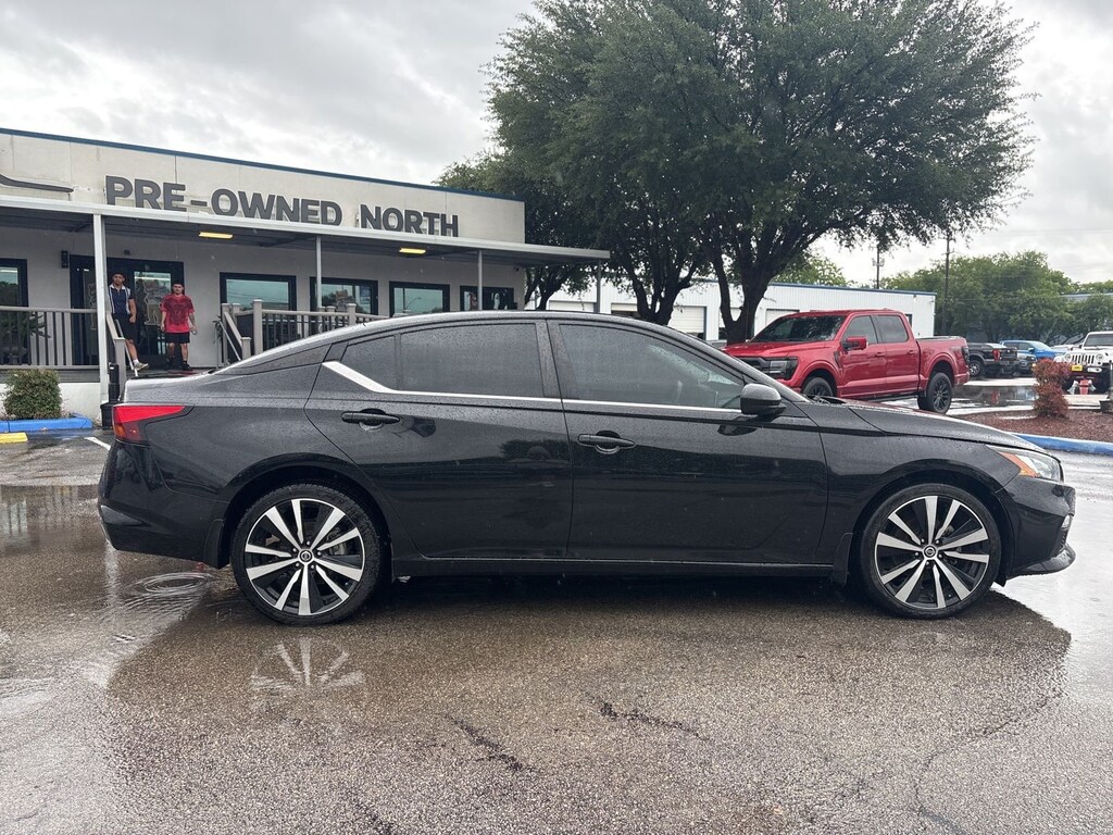 Used 2022 Nissan Altima 2.5 SR Sedan