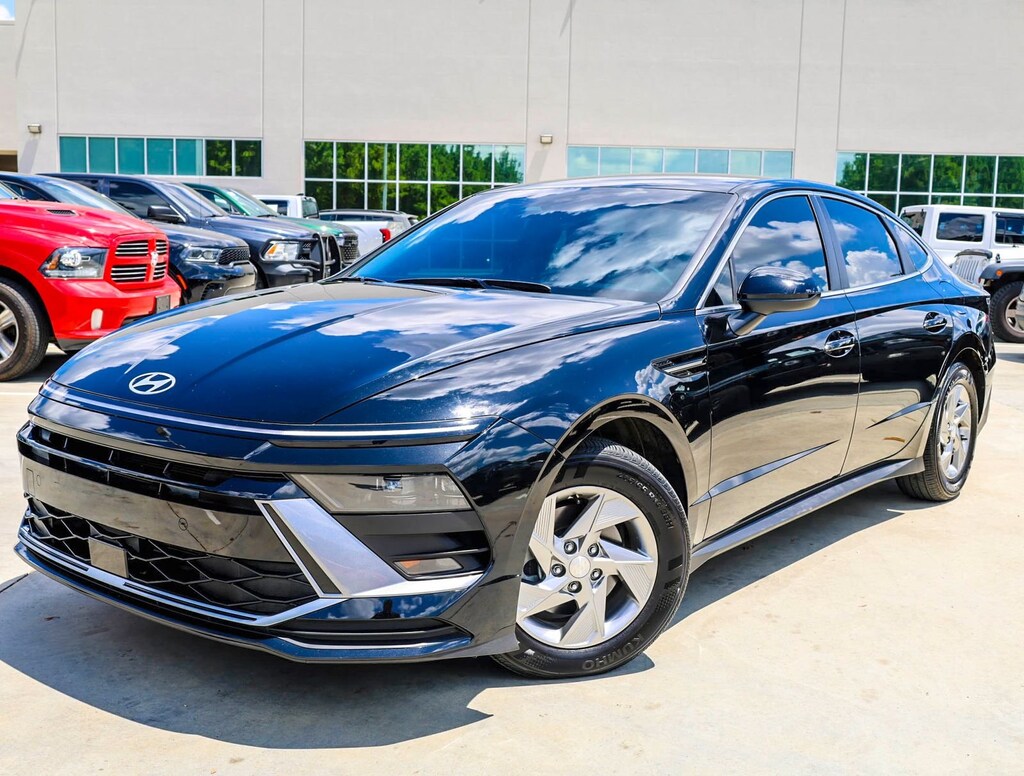 Used 2025 Hyundai Sonata SE Sedan