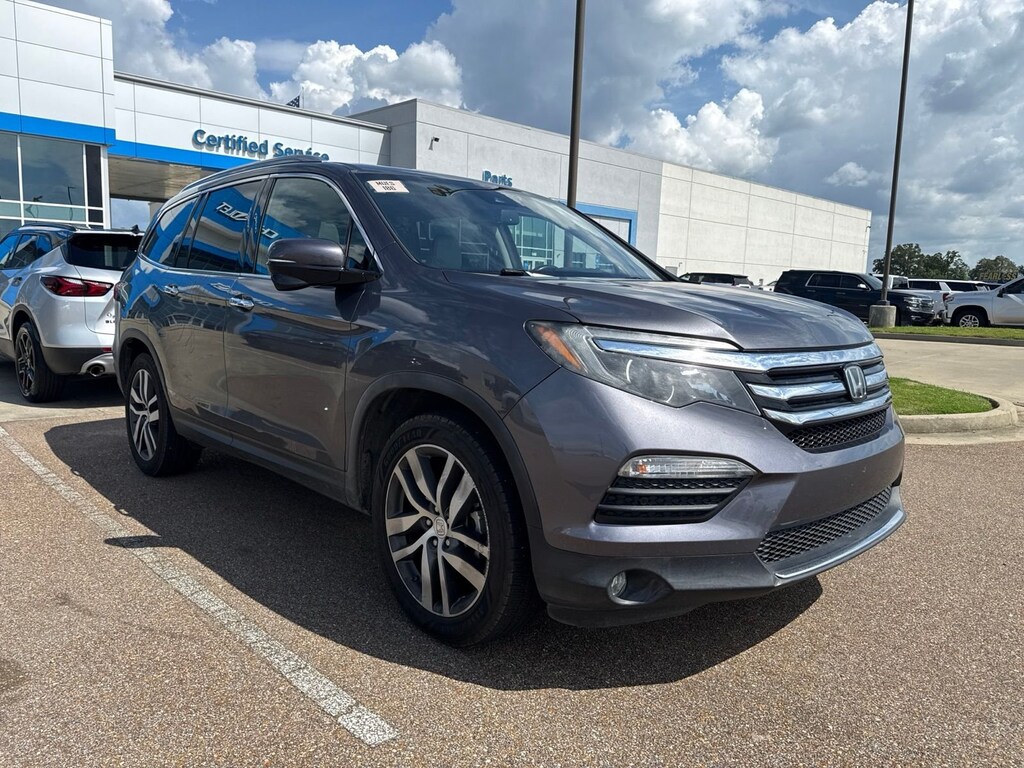 Used 2017 Honda Pilot Touring Sport Utility