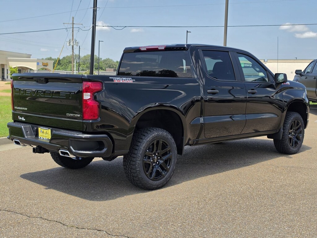New 2026 Chevrolet Silverado 1500 Custom Trail Boss Crew Cab