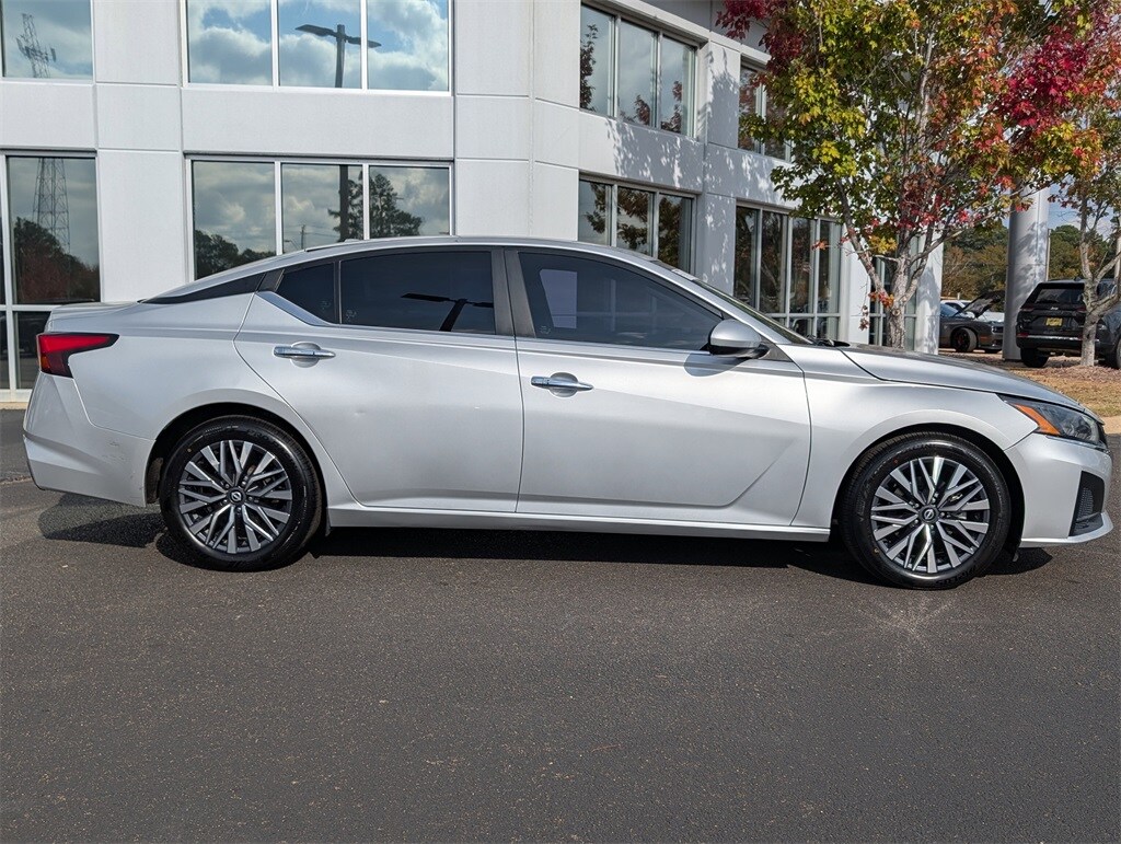 Used 2023 Nissan Altima 2.5 SV Sedan