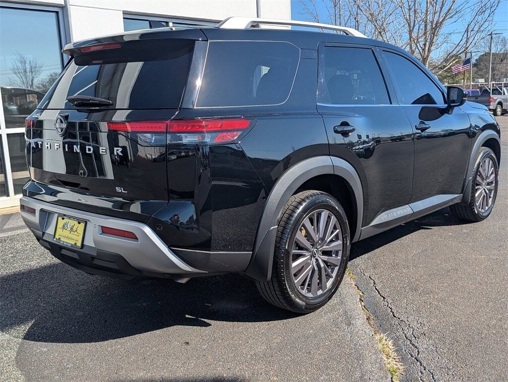 Used 2023 Nissan Pathfinder SL Sport Utility