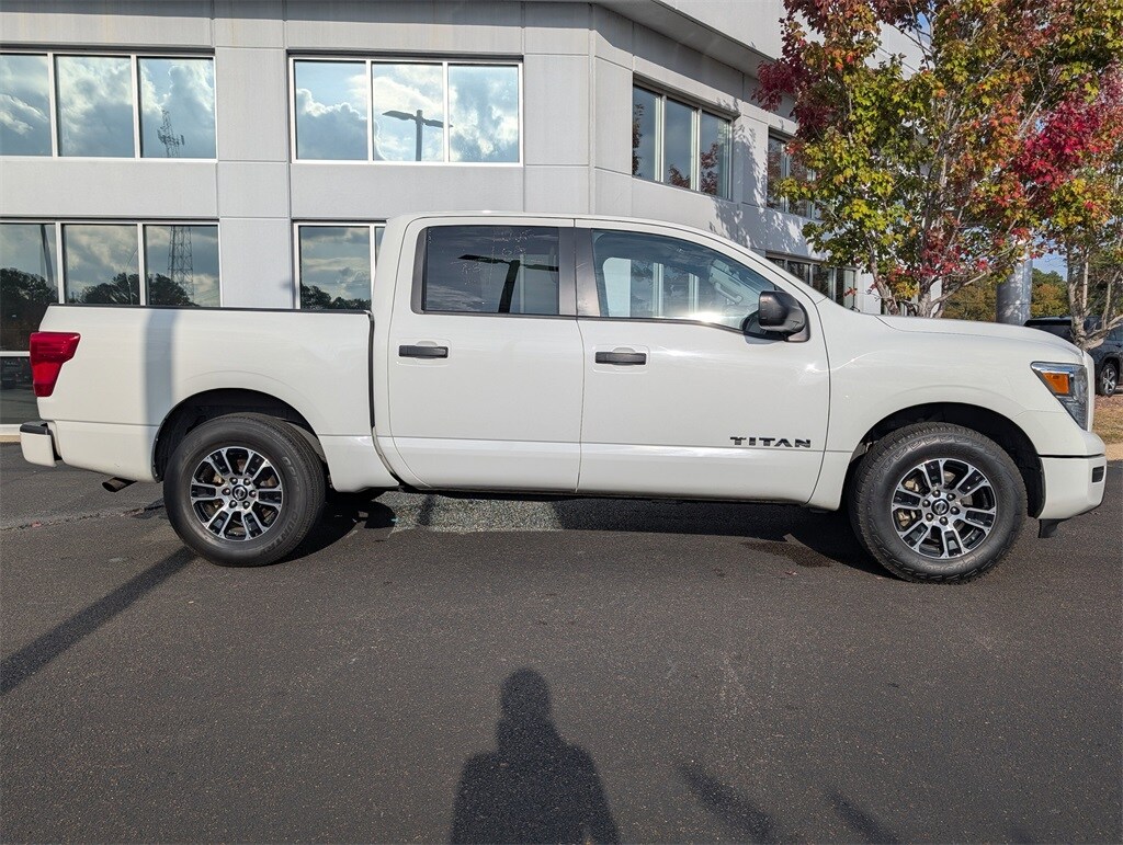 Used 2022 Nissan Titan SV Crew Cab