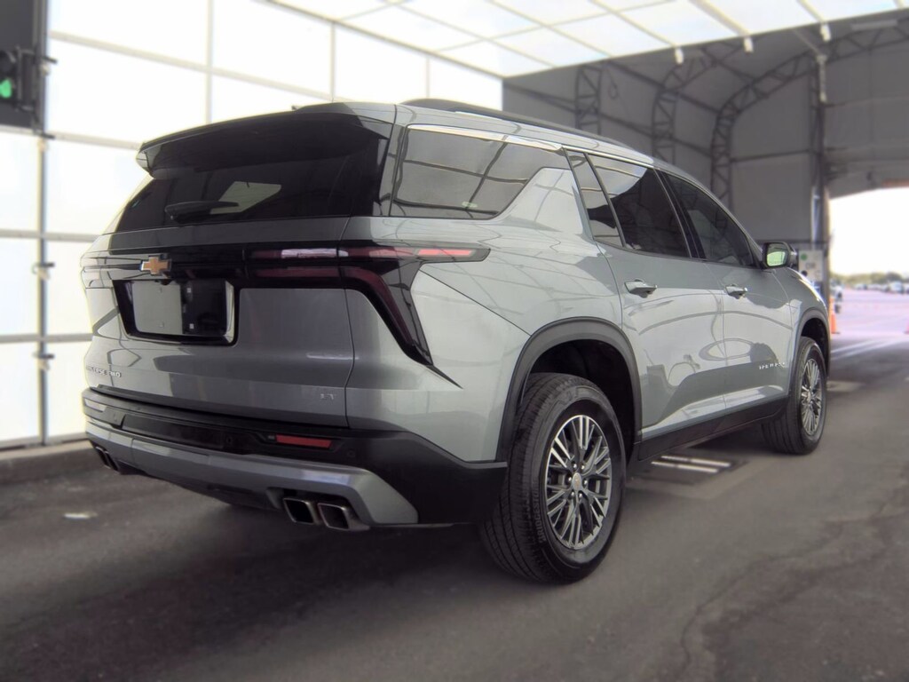 Used 2024 Chevrolet Traverse LT SUV