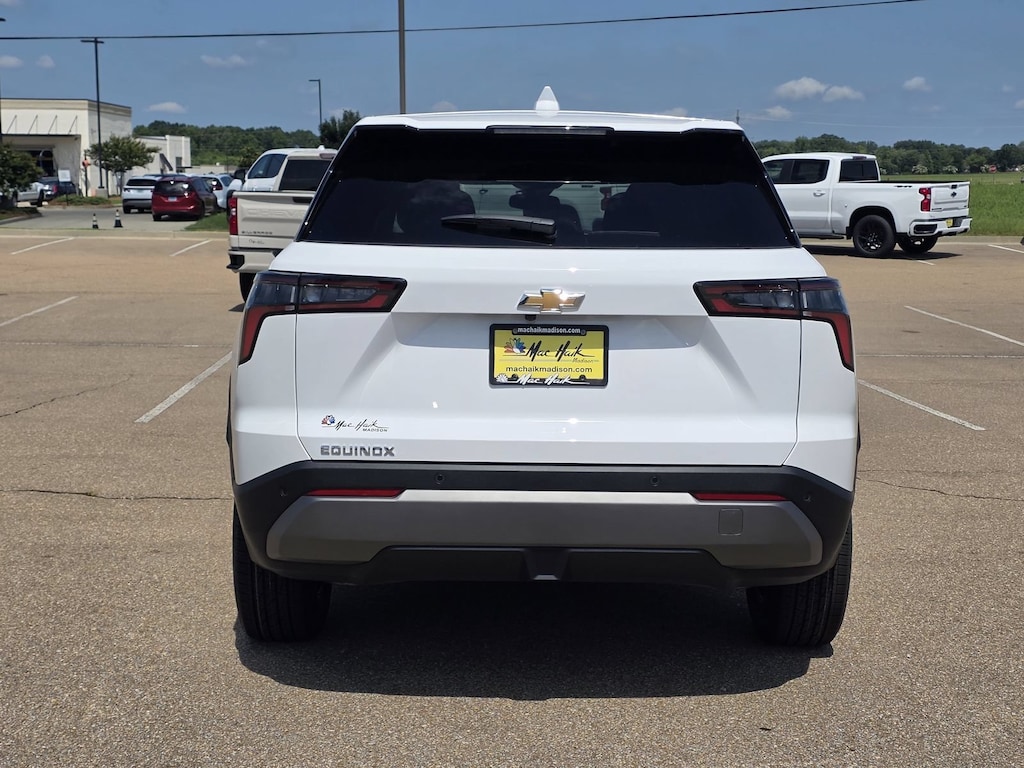 New 2027 Chevrolet Equinox FWD LT SUV