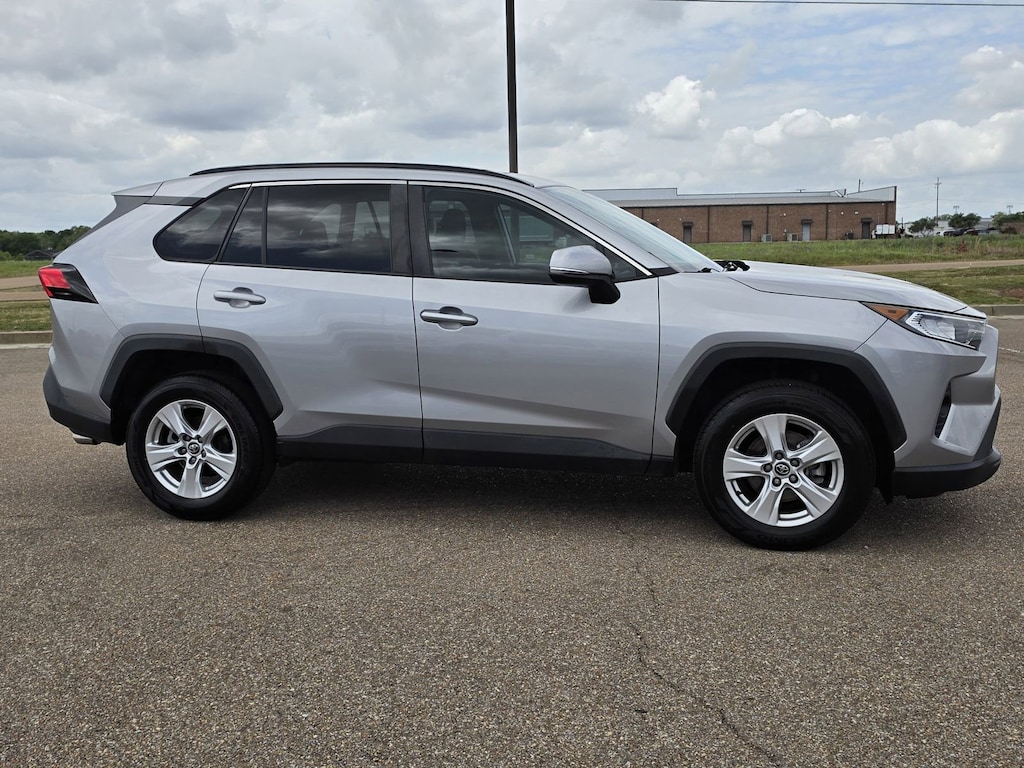 Used 2020 Toyota RAV4 XLE Sport Utility