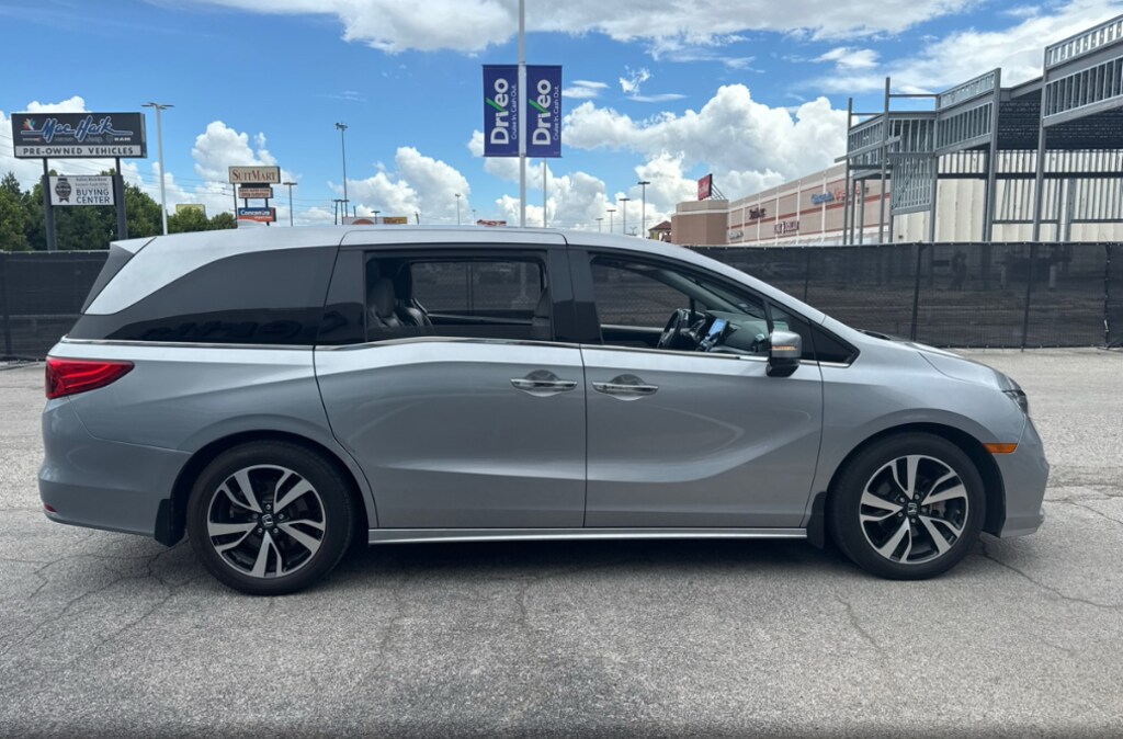 Used 2019 Honda Odyssey Elite Passenger Van