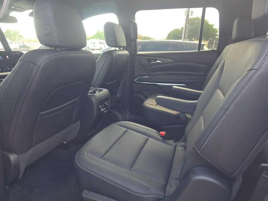 Used 2024 Chevrolet Traverse LT SUV