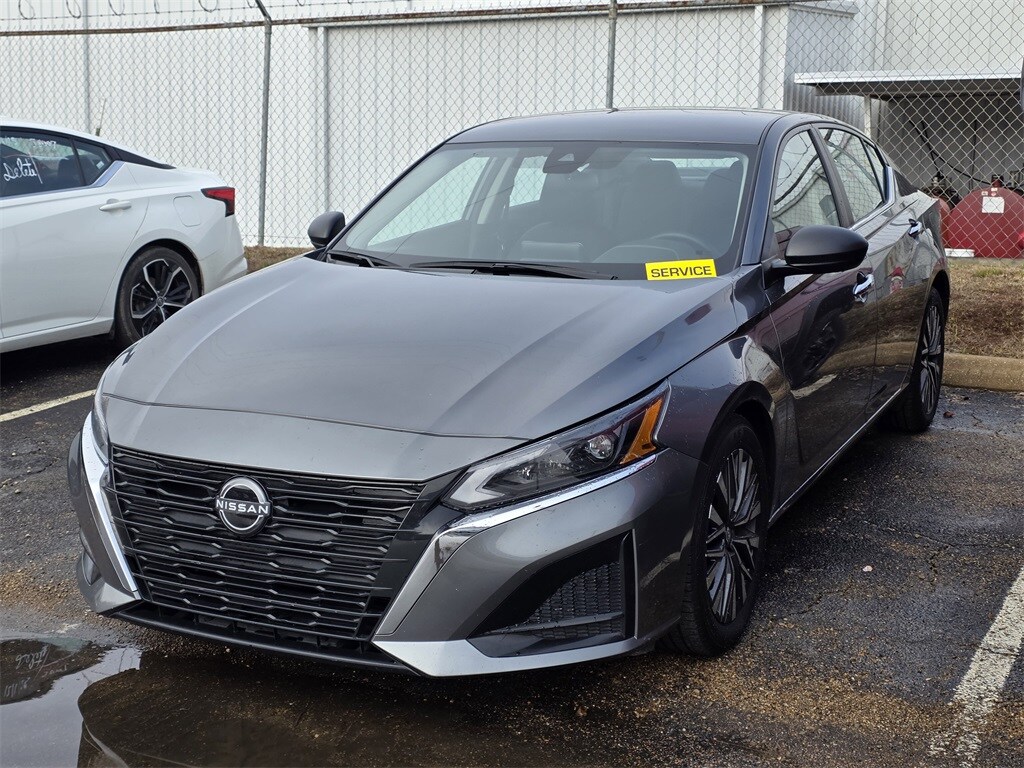 Used 2024 Nissan Altima 2.5 SV Sedan