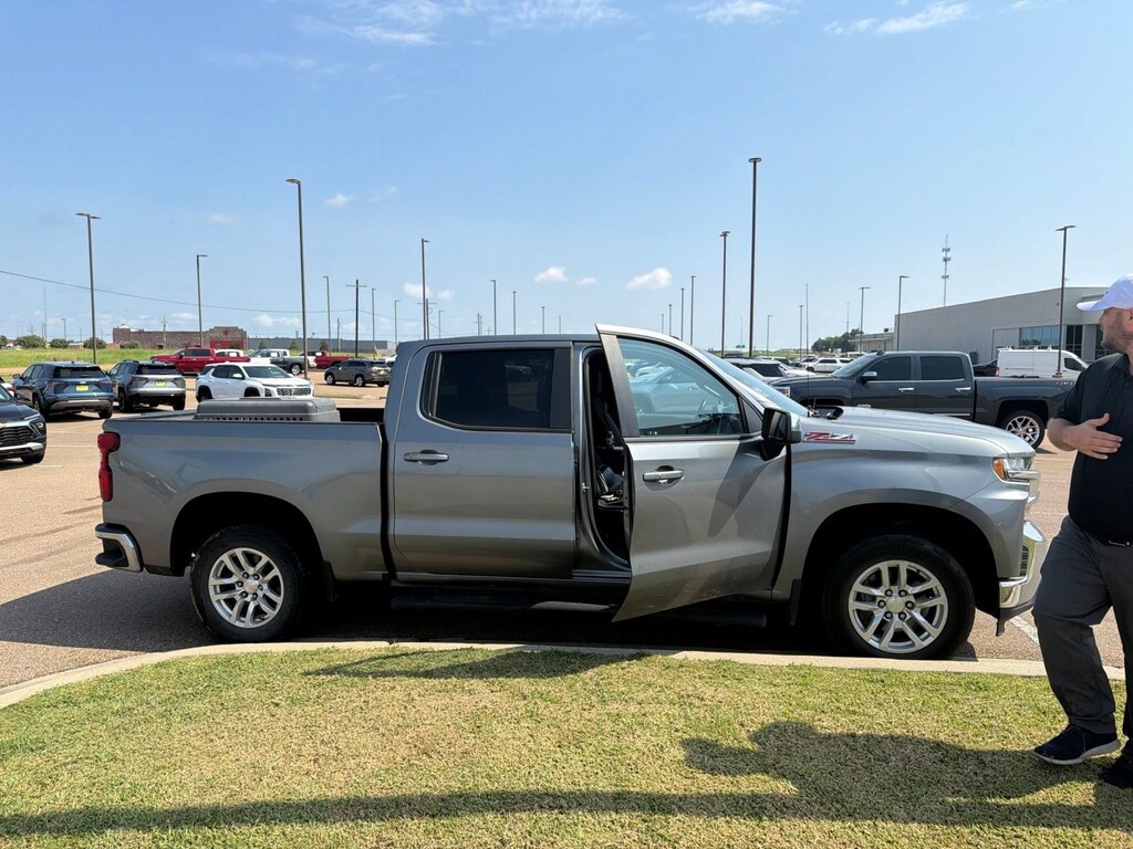 Used 2020 Chevrolet Silverado 1500 LT Crew Cab