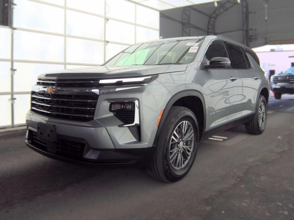 Used 2024 Chevrolet Traverse LT SUV