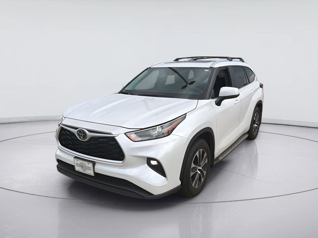 Used 2023 Toyota Highlander XLE Sport Utility