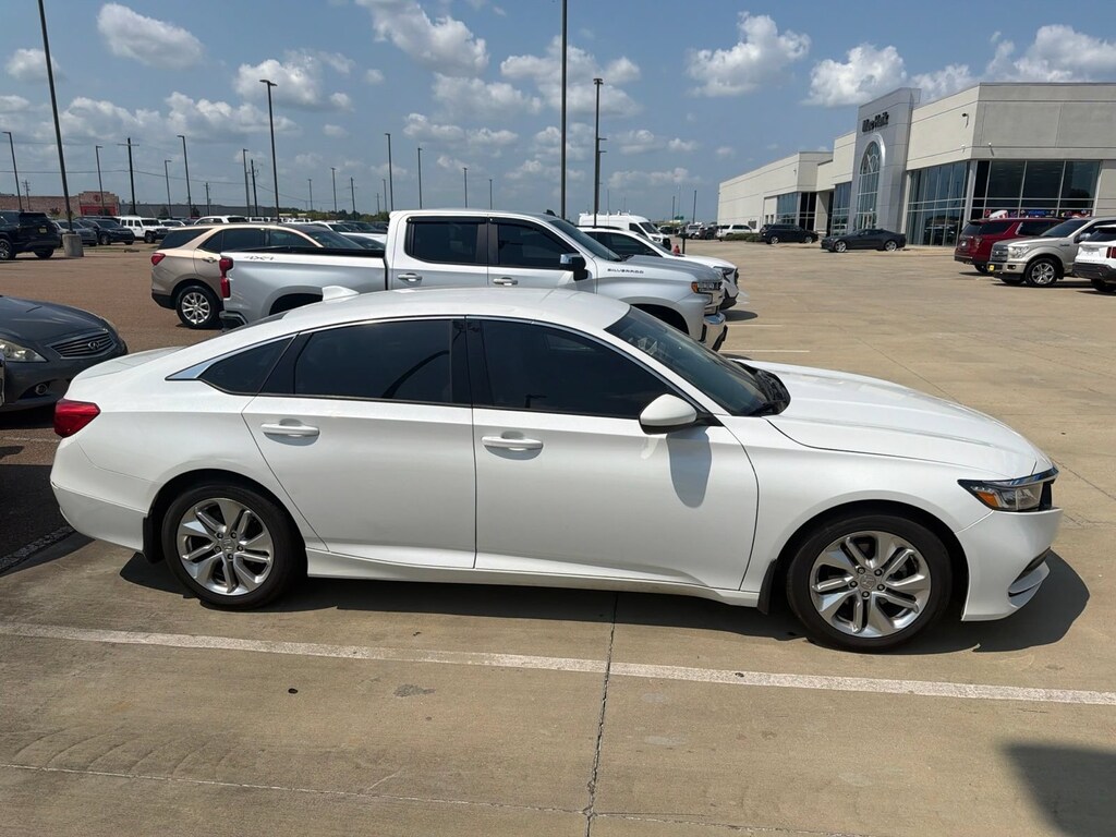 Used 2018 Honda Accord LX Sedan