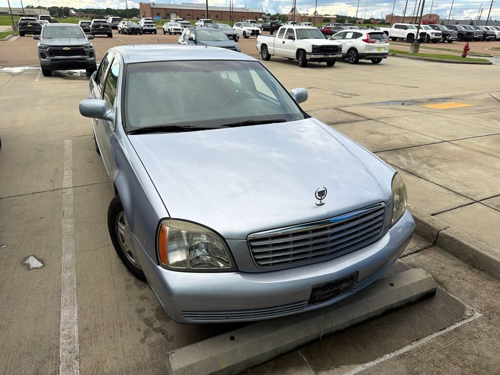 Used 2005 Cadillac Deville w/Livery Pkg Sedan