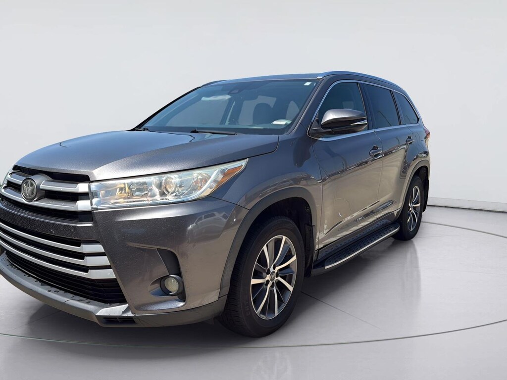 Used 2017 Toyota Highlander XLE Sport Utility