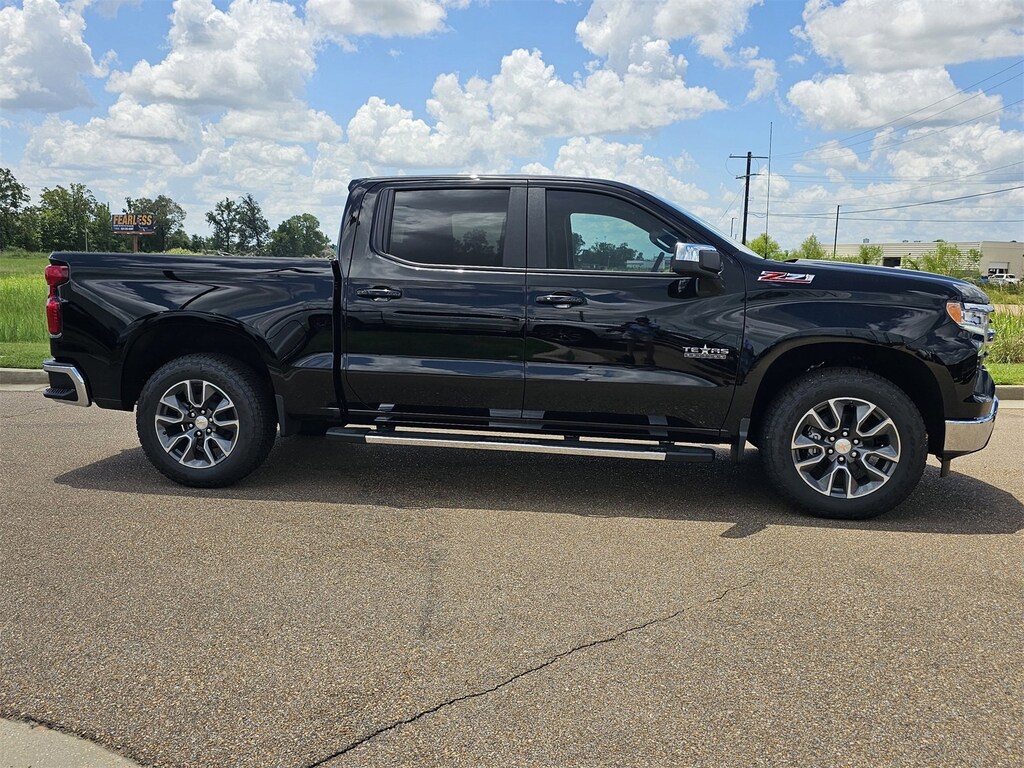 New 2025 Chevrolet Silverado 1500 LT Crew Cab