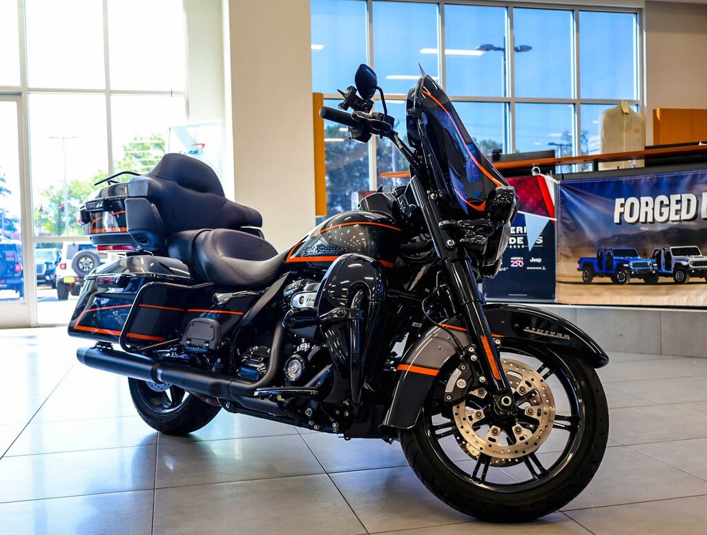 Used 2022 Harley-Davidson Street Glide Limited Motorcycle