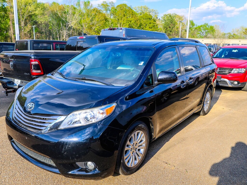Used 2016 Toyota Sienna L Passenger Van