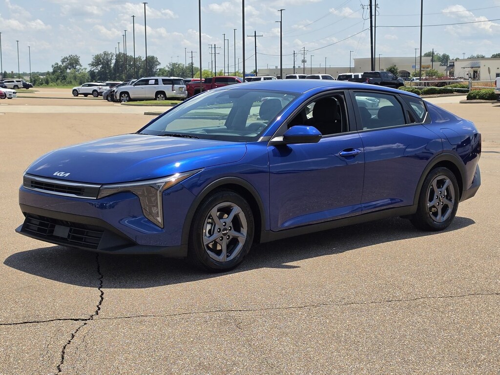 Used 2025 Kia K4 LXS Sedan .