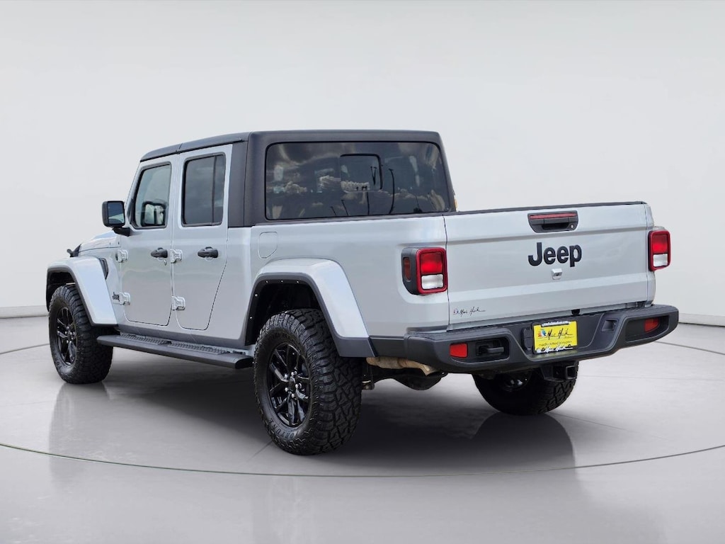 Used 2023 Jeep Gladiator Sport S Crew Cab
