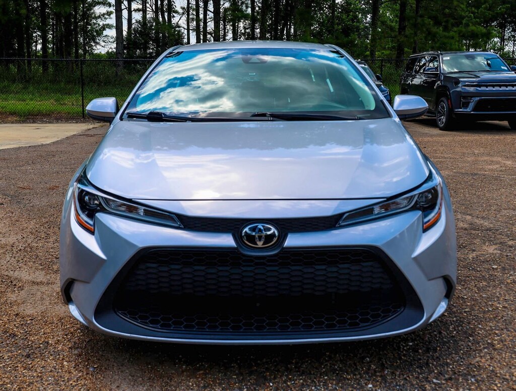 Used 2021 Toyota Corolla LE Sedan
