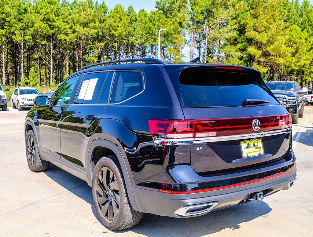 Used 2025 Volkswagen Atlas 2.0T SE w/Technology Sport Utility