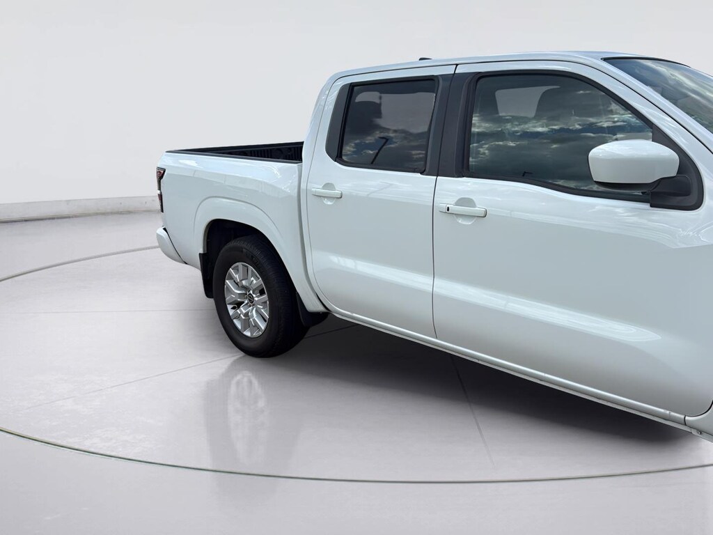Used 2024 Nissan Frontier SV Crew Cab