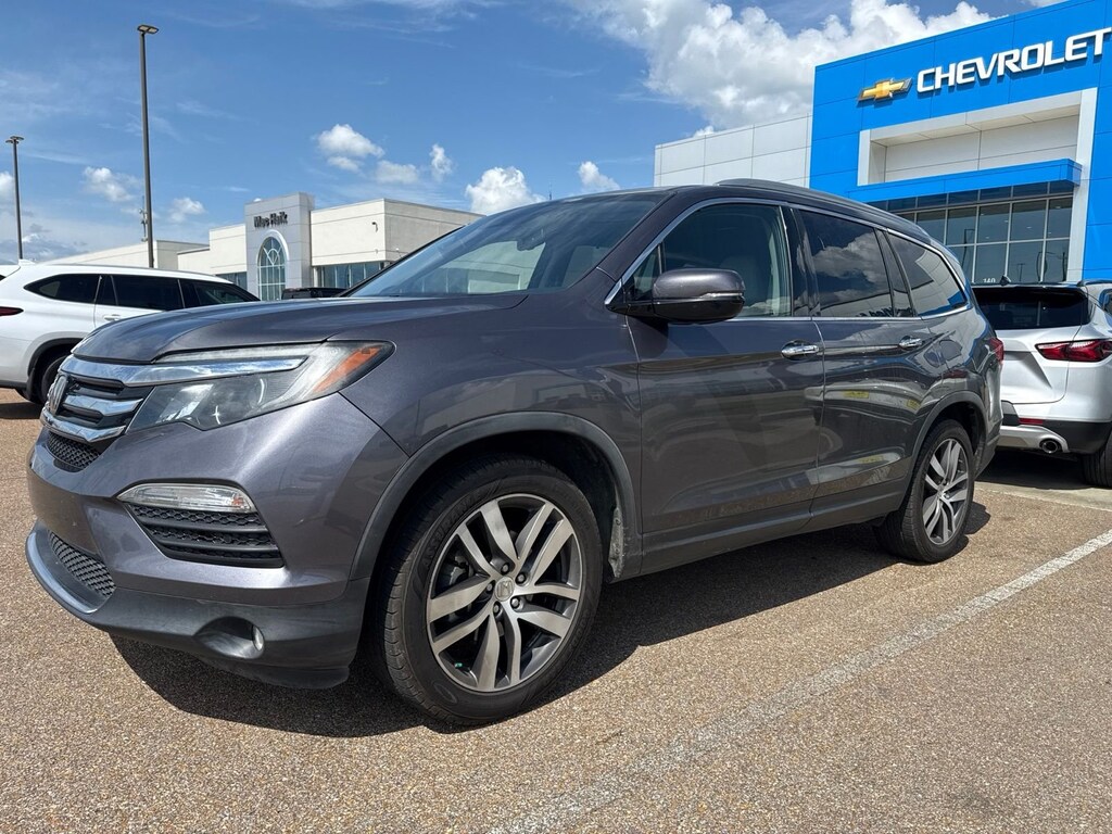 Used 2017 Honda Pilot Touring Sport Utility