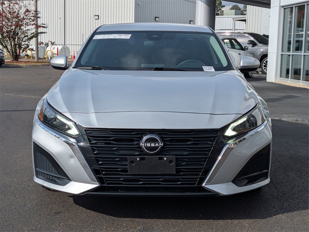 Used 2023 Nissan Altima 2.5 SV Sedan